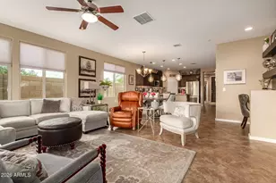 10945 W Pleasant Valley Ct, Sun City, AZ 85351 - Photo 9