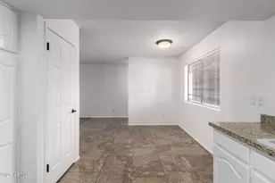 12222 N Paradise Vlg Pkwy S, Phoenix, AZ 85032 - Photo 11