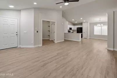 5811 S 16th Drive, Phoenix, AZ 85041 - Photo 9