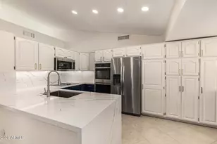 834 N Oak Ct, Chandler, AZ 85226 - Photo 13