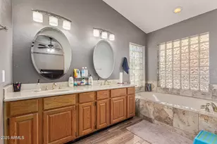 834 N Oak Ct, Chandler, AZ 85226 - Photo 17