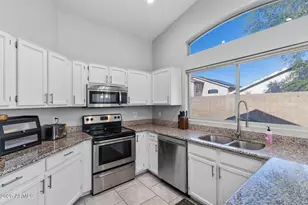 164 W Mohawk Dr, Phoenix, AZ 85027 - Photo 3
