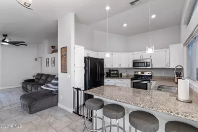 164 W Mohawk Drive, Phoenix, AZ 85027 - Photo 11