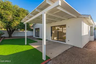 306 W Beverly Ln, Phoenix, AZ 85023 - Photo 25