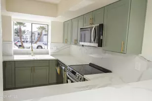 306 W Beverly Ln, Phoenix, AZ 85023 - Photo 27