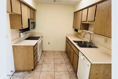 13094 N 100th Avenue, Sun City, AZ 85351 - Photo 17