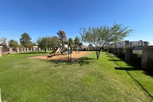 2167 E Ellis Dr, Tempe, AZ 85282 - Photo 27