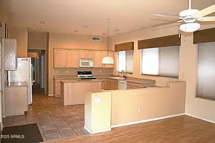 4624 E Robin Ln, Phoenix, AZ 85050 - Photo 15