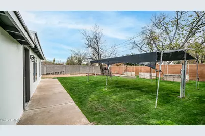 6112 W Frier Drive, Glendale, AZ 85301 - Photo 29