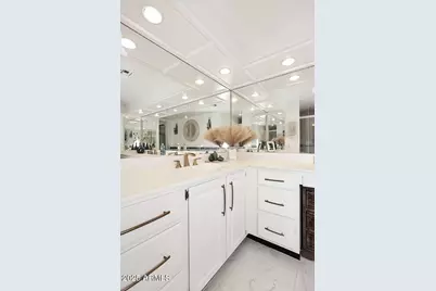7860 E Camelback Road #404, Scottsdale, AZ 85251 - Photo 25