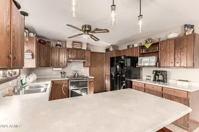 12427 W Desert Cove Road, El Mirage, AZ 85335 - Photo 11