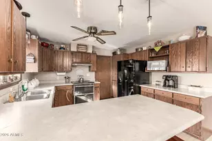 12427 W Desert Cove Rd, El Mirage, AZ 85335 - Photo 11