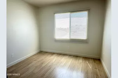 5205 N 42nd Parkway, Phoenix, AZ 85019 - Photo 11