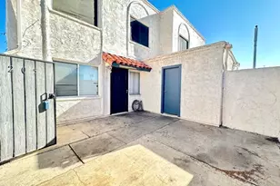 5205 N 42nd Pkwy, Phoenix, AZ 85019 - Photo 5