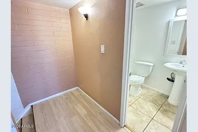 5205 N 42nd Parkway, Phoenix, AZ 85019 - Photo 9