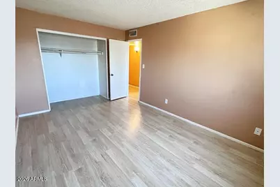 5205 N 42nd Parkway, Phoenix, AZ 85019 - Photo 13