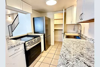 5205 N 42nd Parkway, Phoenix, AZ 85019 - Photo 3