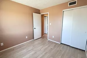 5205 N 42nd Pkwy, Phoenix, AZ 85019 - Photo 15