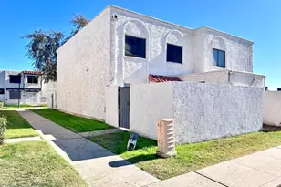 5205 N 42nd Pkwy, Phoenix, AZ 85019 - Photo 1