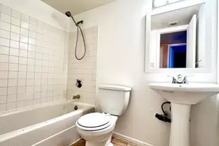 5205 N 42nd Pkwy, Phoenix, AZ 85019 - Photo 11