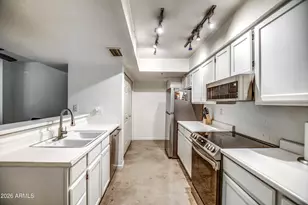 100 E Fillmore St, Phoenix, AZ 85004 - Photo 11