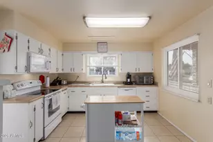 10306 W Audrey Dr, Sun City, AZ 85351 - Photo 11