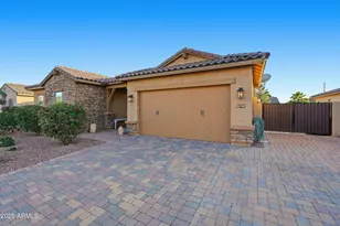 18173 W Mackenzie Dr, Goodyear, AZ 85395 - Photo 11