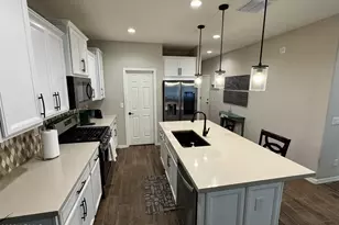 10989 W Pierce St, Avondale, AZ 85323 - Photo 9