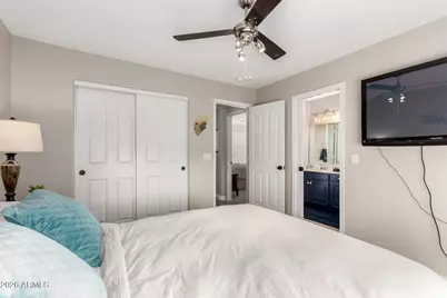 240 E Gail Court, Gilbert, AZ 85296 - Photo 33