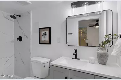 1101 E Bethany Home Road #15, Phoenix, AZ 85014 - Photo 13