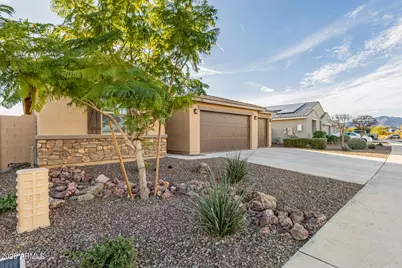 18083 W Wolf Street, Goodyear, AZ 85395 - Photo 3
