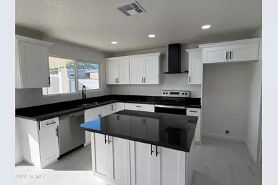 7639 W Heatherbrae Drive, Phoenix, AZ 85033 - Photo 5