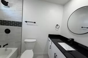 7639 W Heatherbrae Dr, Phoenix, AZ 85033 - Photo 11