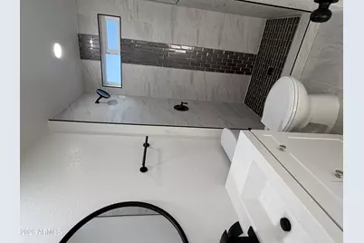 7639 W Heatherbrae Drive, Phoenix, AZ 85033 - Photo 13