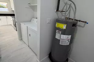 7639 W Heatherbrae Dr, Phoenix, AZ 85033 - Photo 7