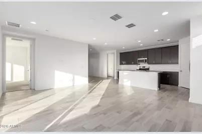 5630 S 26th Lane, Phoenix, AZ 85041 - Photo 5