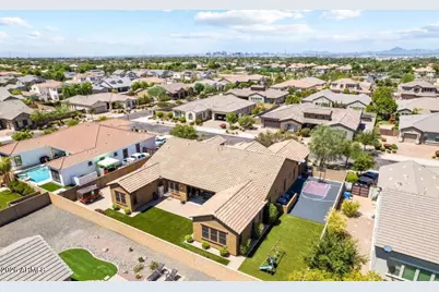 2915 E Constance Way, Phoenix, AZ 85042 - Photo 9