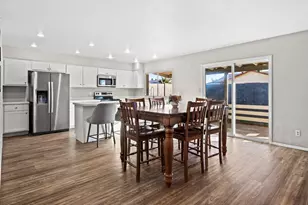 3233 W Mandalay Ln, Phoenix, AZ 85053 - Photo 13