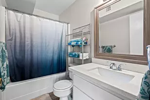 3233 W Mandalay Ln, Phoenix, AZ 85053 - Photo 9