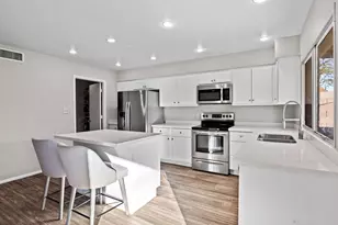 3233 W Mandalay Ln, Phoenix, AZ 85053 - Photo 15