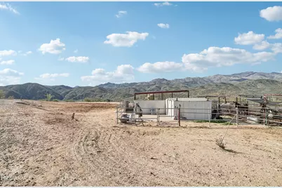 35190 S April Drive, Black Canyon City, AZ 85324 - Photo 33