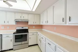 9748 E Watford Way, Sun Lakes, AZ 85248 - Photo 21