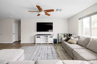 1955 W Shady Glen Avenue, Phoenix, AZ 85023 - Photo 7