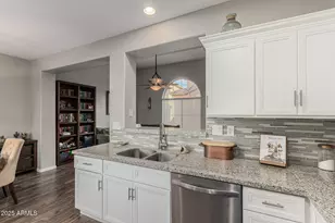 3635 W Thalia Ct, Phoenix, AZ 85086 - Photo 7