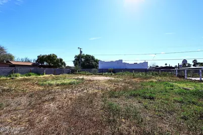 3025 E Hartford Avenue #B, Phoenix, AZ 85032 - Photo 9