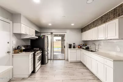 8218 W Osborn Road, Phoenix, AZ 85033 - Photo 7