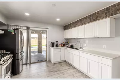 8218 W Osborn Road, Phoenix, AZ 85033 - Photo 9