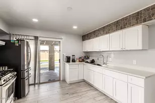 8218 W Osborn Rd, Phoenix, AZ 85033 - Photo 9