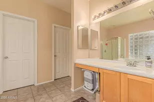 2518 W Long Shadow Trail, Phoenix, AZ 85085 - Photo 19