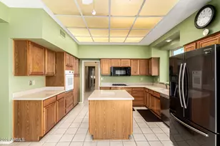 14832 W Ravenswood Dr, Sun City West, AZ 85375 - Photo 15